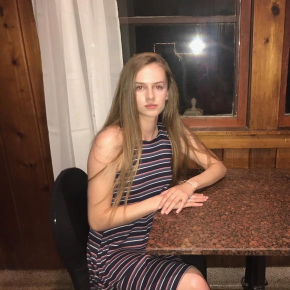 Meet your Posher, Amanda - Picture 1 of 1